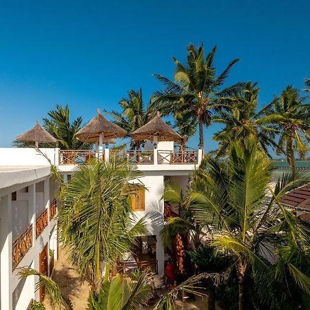 Karibu Beach Resort Понґве Екстер'єр фото