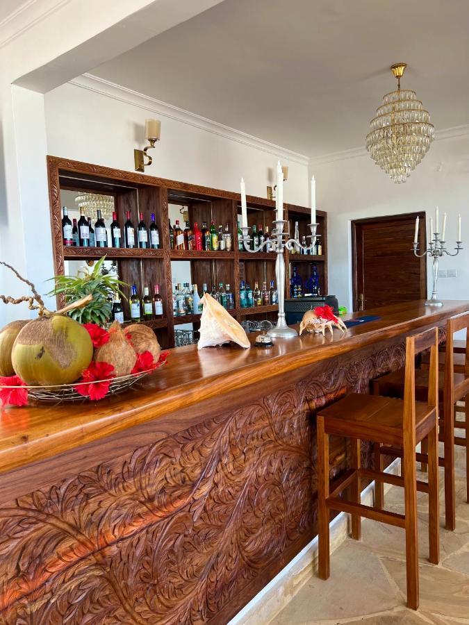 Karibu Beach Resort Понґве Екстер'єр фото