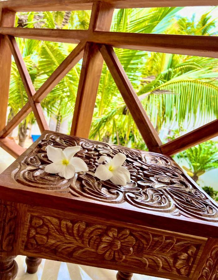 Karibu Beach Resort Понґве Екстер'єр фото