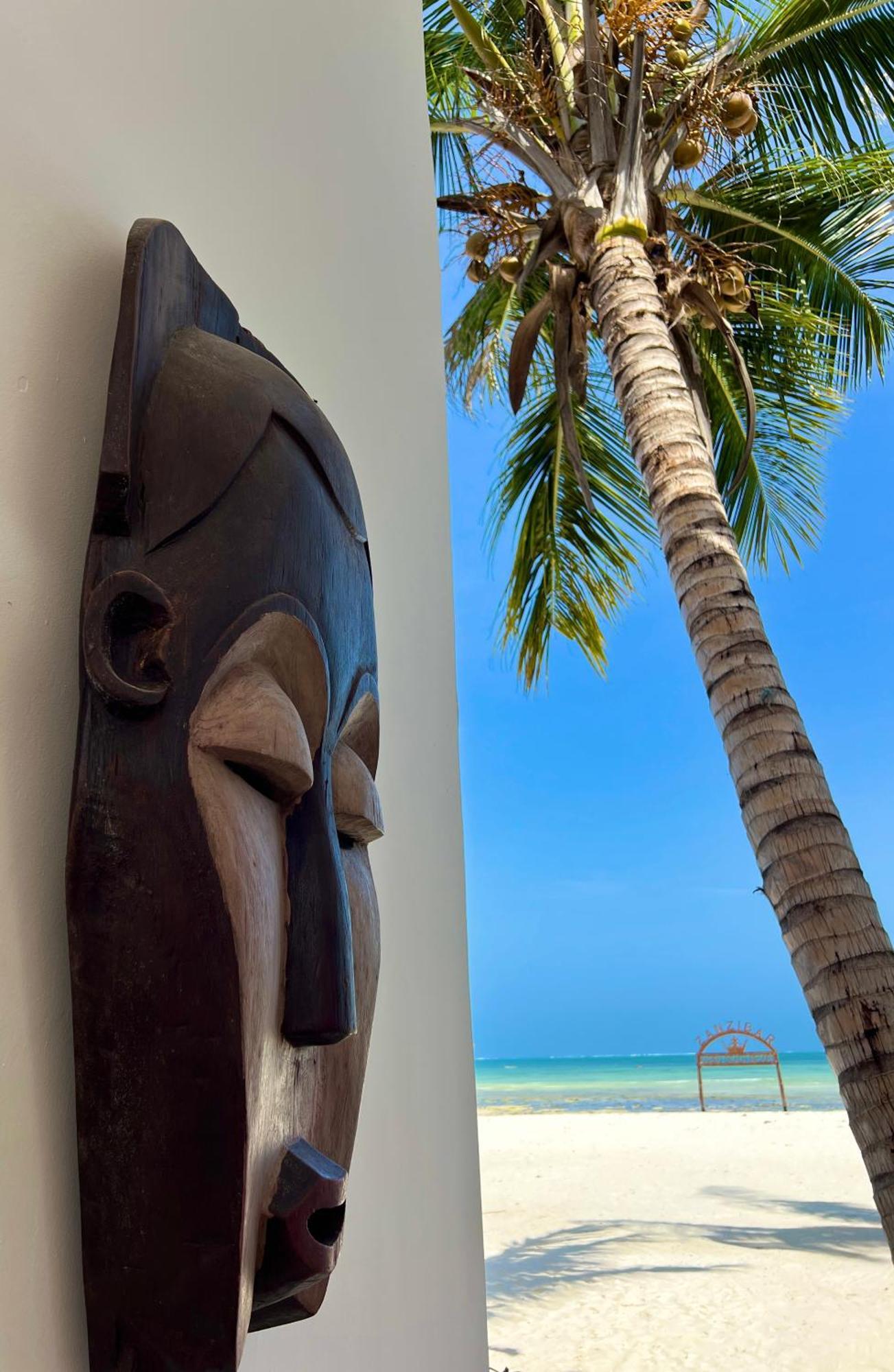 Karibu Beach Resort Понґве Екстер'єр фото