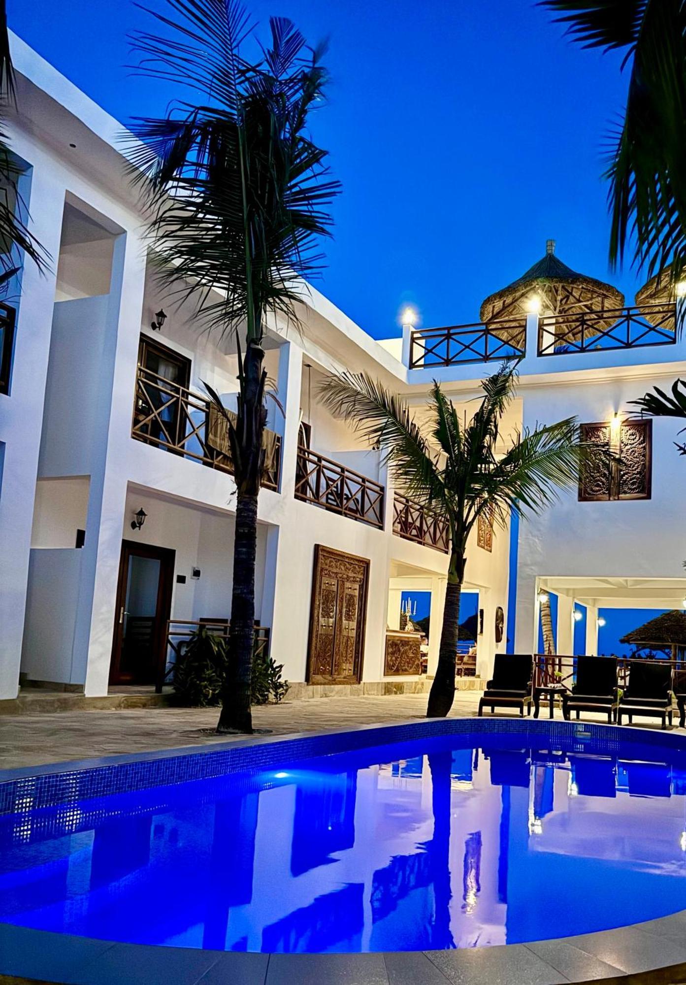 Karibu Beach Resort Понґве Екстер'єр фото
