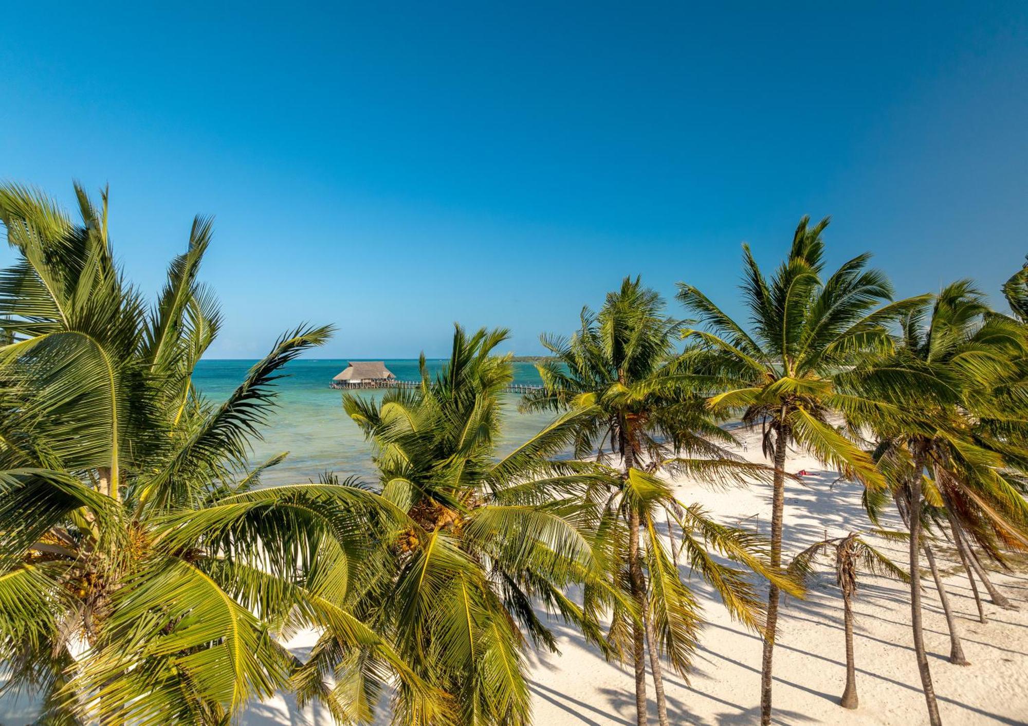Karibu Beach Resort Понґве Екстер'єр фото
