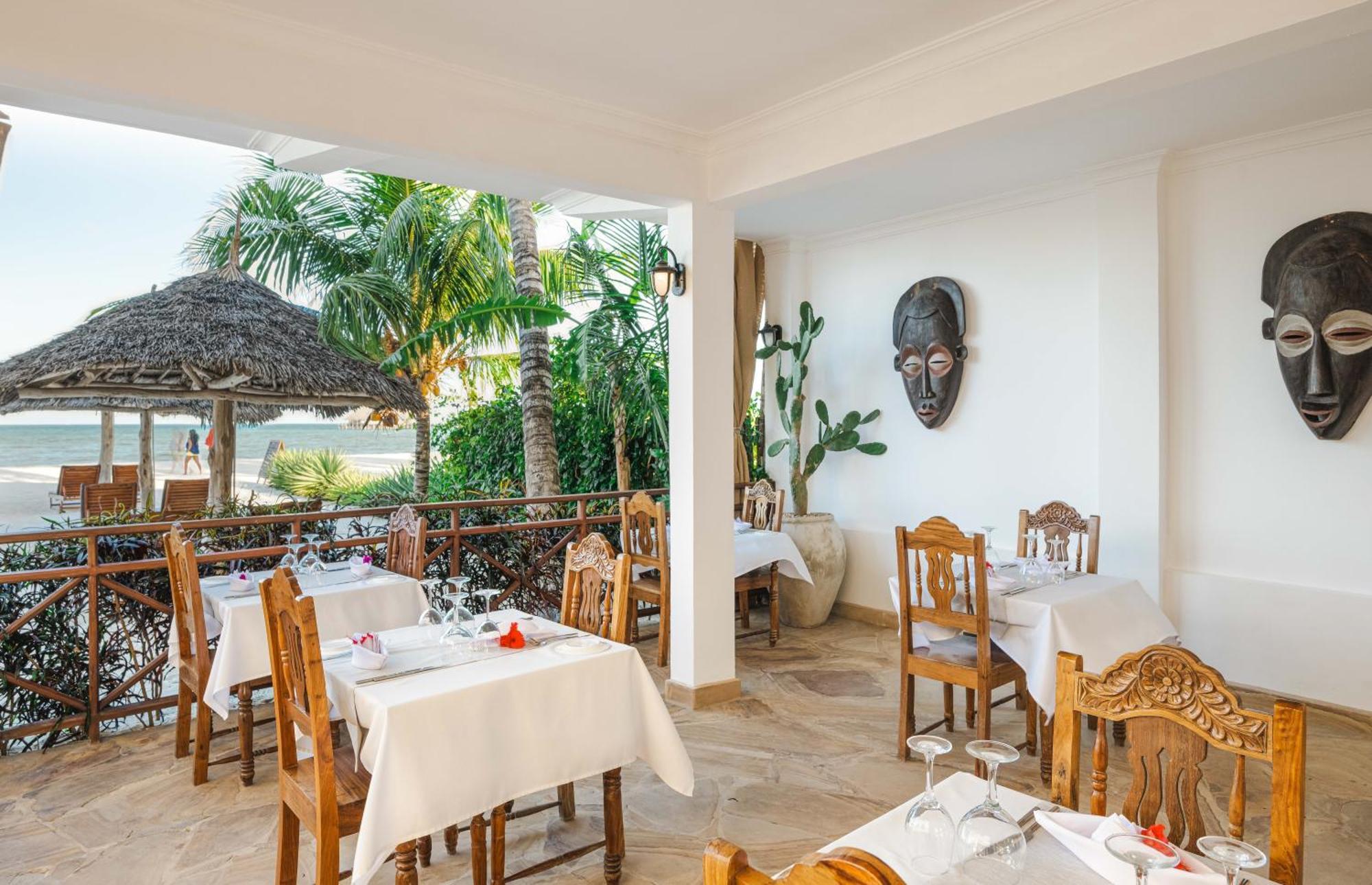 Karibu Beach Resort Понґве Екстер'єр фото