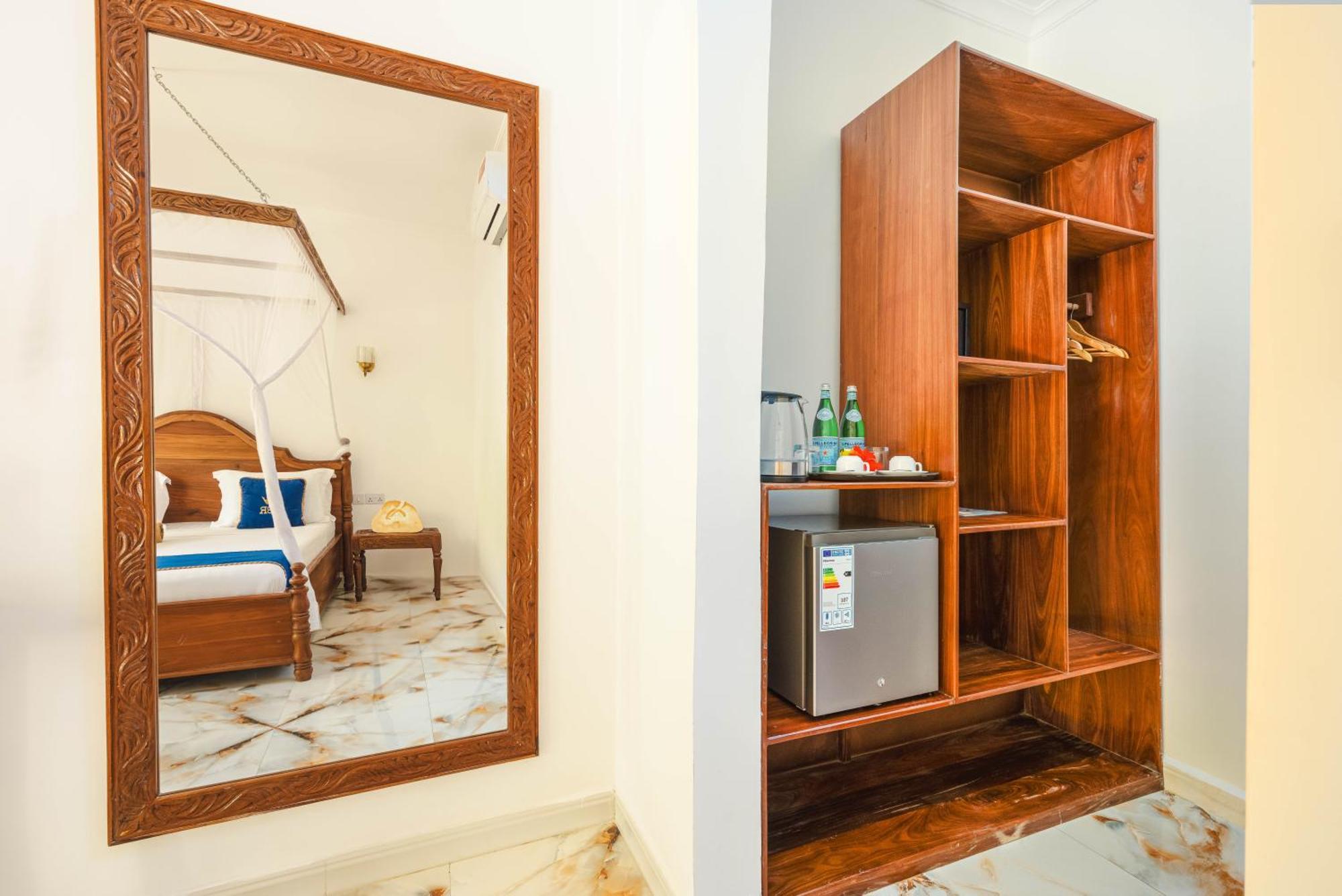 Karibu Beach Resort Понґве Екстер'єр фото
